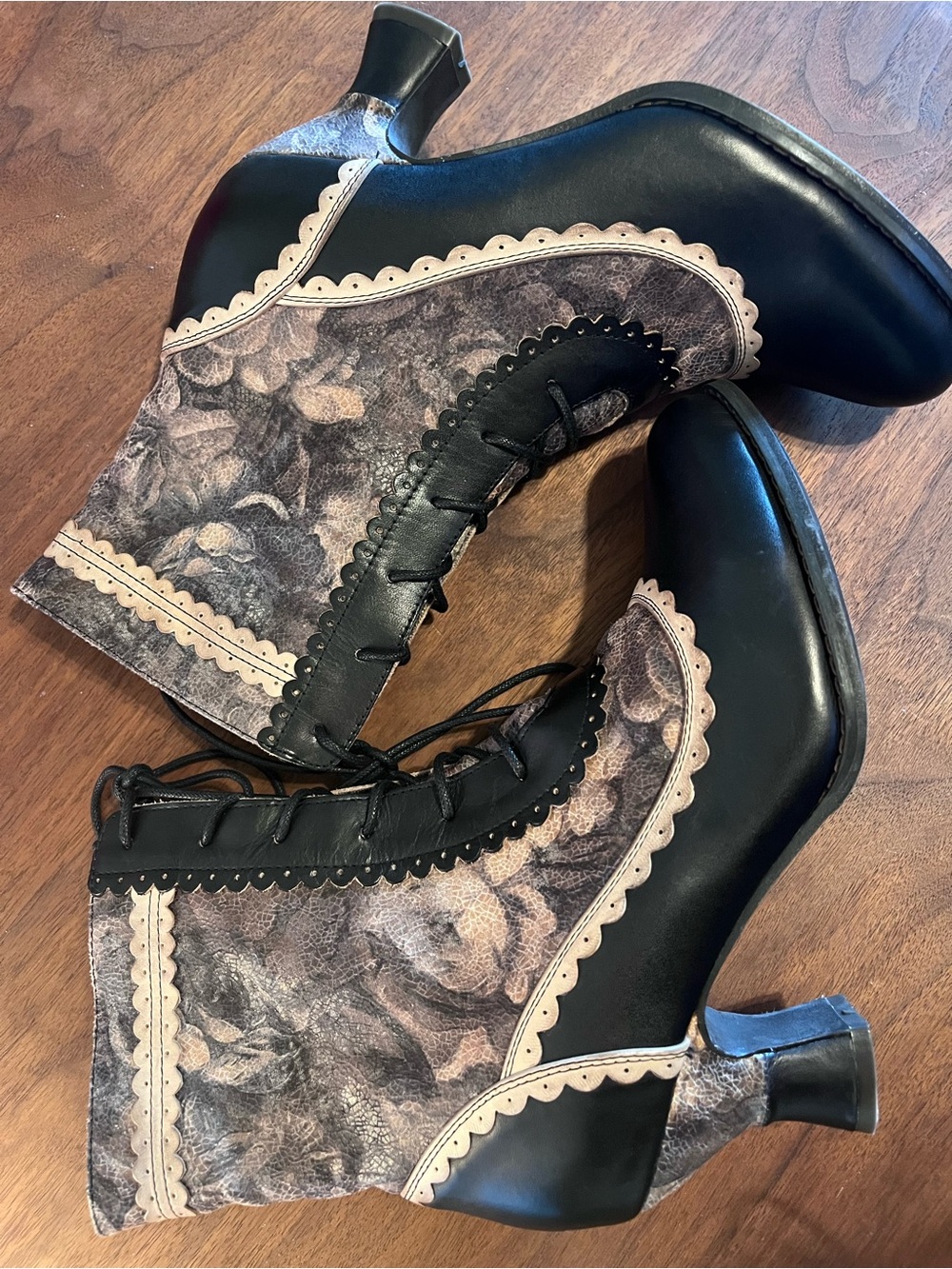 L'Artiste by Spring Step Bewitch-Floral Ankle Boots Sz 39 US 8-8.5 EUC Victorian